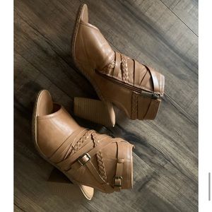 Maurice’s size 8 boots